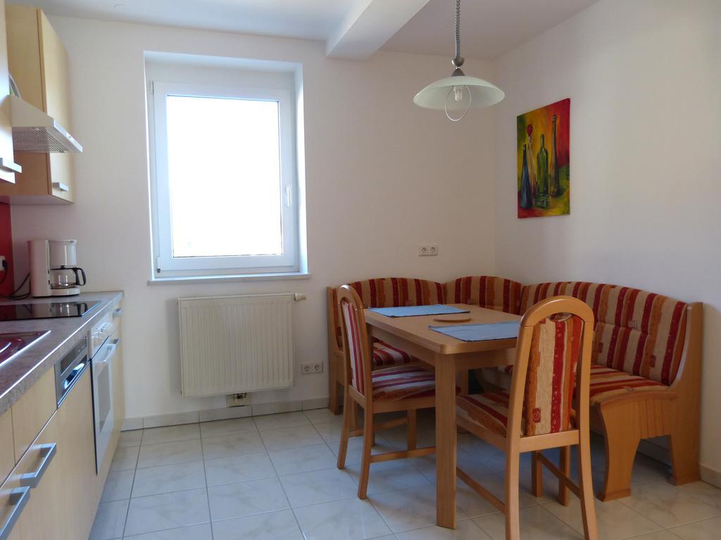 Ferienwohnung Kern Bodensdorf Rum bild
